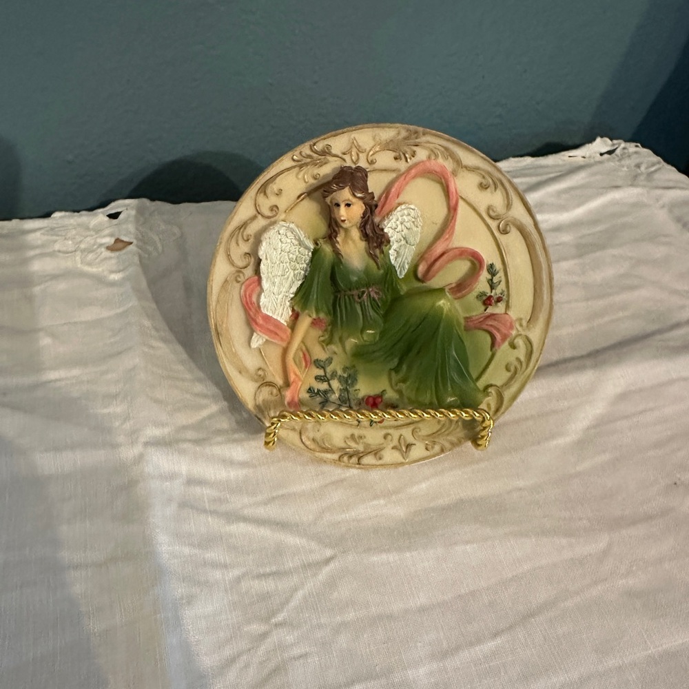 Decorative Angel Wall Plaque - Picture 2 of 2